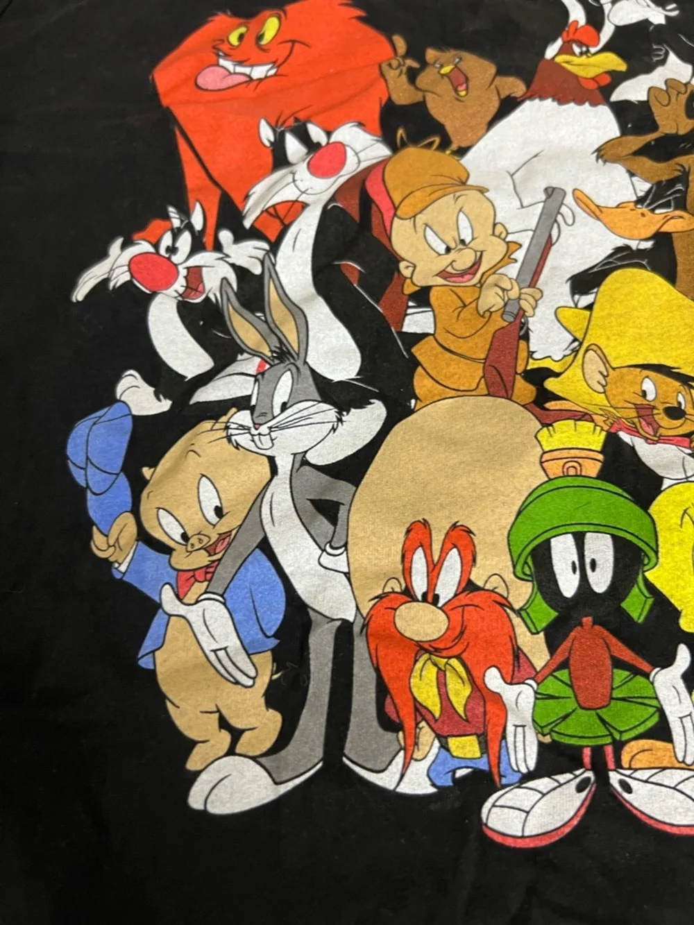 ☀️Black Looney Tunes Character Collage Tee size medium - Picture 8 of 11